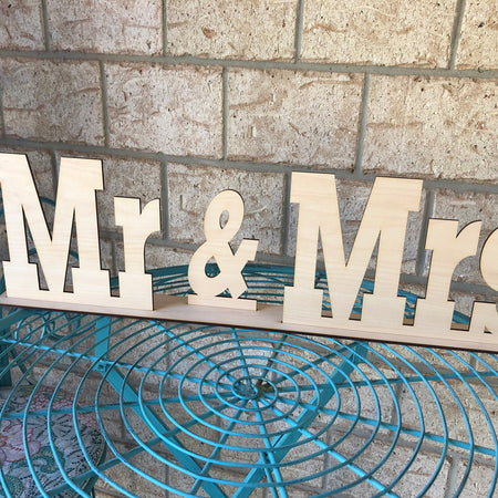 Mr and Mrs Sign